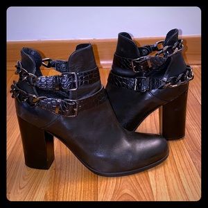 Summit by white mountain bootie. Made in Italy